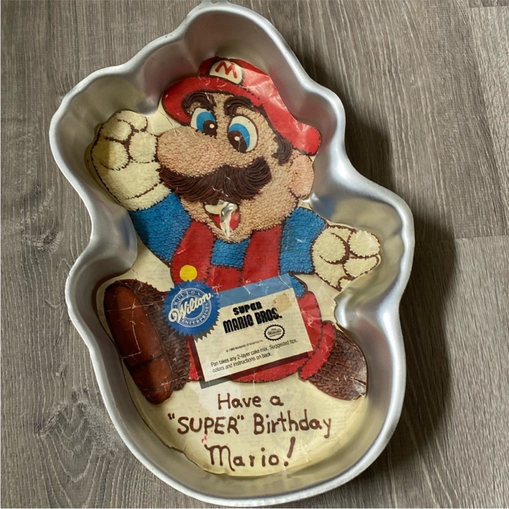 Super Mario bros. 1989 cake pan